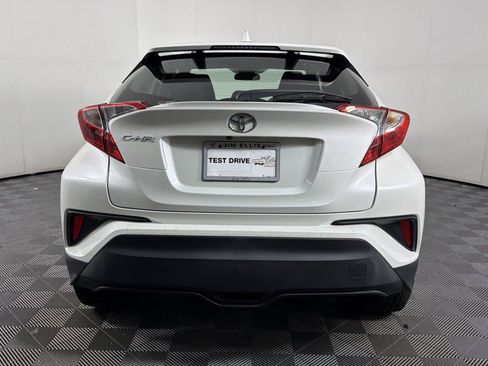 Used 2021 Toyota C-HR LE FWD image 3