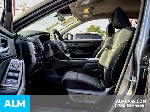 Used 2025 Nissan Rogue SV FWD image 11
