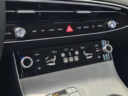 New 2026 Genesis GV70 2.5T Select image 27