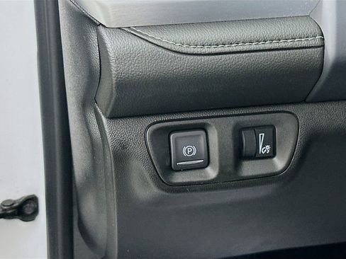 Used 2023 GMC Acadia SLT w/ Elevation Edition image 10