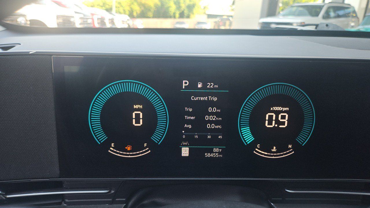 Used 2025 Hyundai Kona SEL AWD/4WD image 17