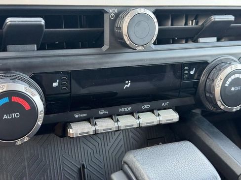 Used 2024 Toyota Tacoma TRD Sport AWD/4WD image 24