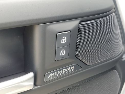 New 2026 Land Rover Defender 110 X-Dynamic SE AWD/4WD image 10