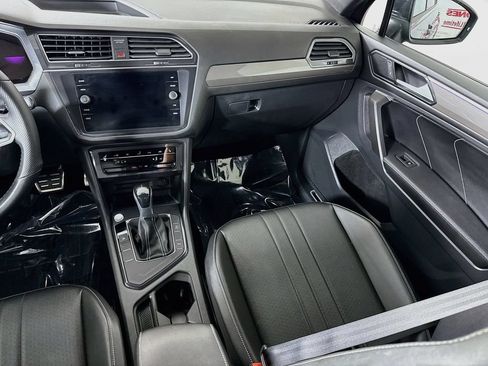 Used 2022 Volkswagen Tiguan SE R-Line FWD image 25