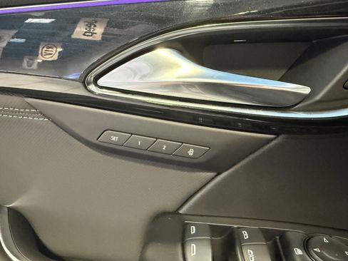 Used 2024 Buick Envision Preferred image 28