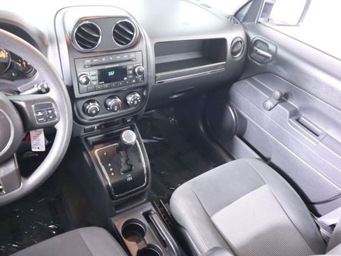 Used 2017 Jeep Patriot Sport AWD/4WD image 22