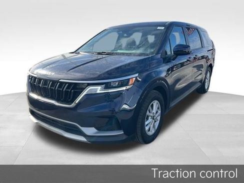 Certified 2024 Kia Carnival LX image 4