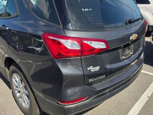 Used 2021 Chevrolet Equinox LS FWD image 6