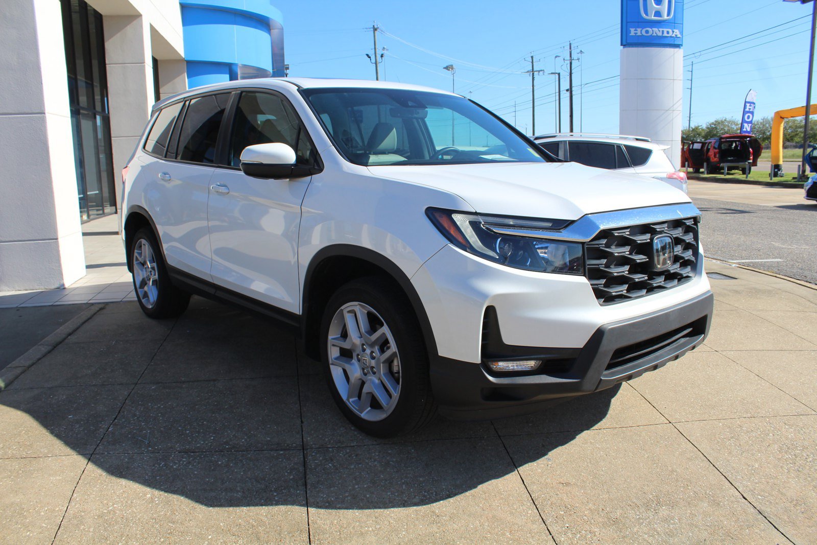Used 2024 Honda Passport EX-L image 1