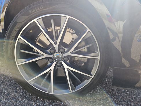 Used 2019 Volvo S90 T6 Momentum image 22