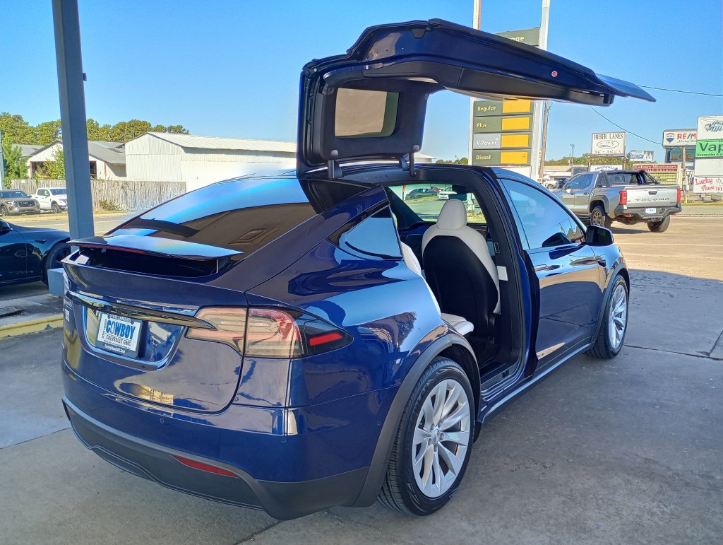 Used 2022 Tesla Model X AWD/4WD image 5