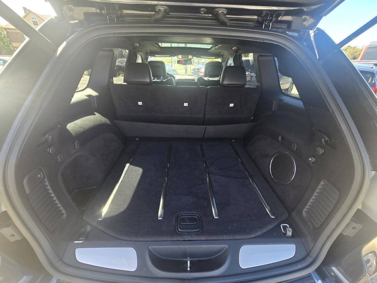 Used 2014 Jeep Grand Cherokee Overland w/ Advanced Technology Group AWD/4WD image 36