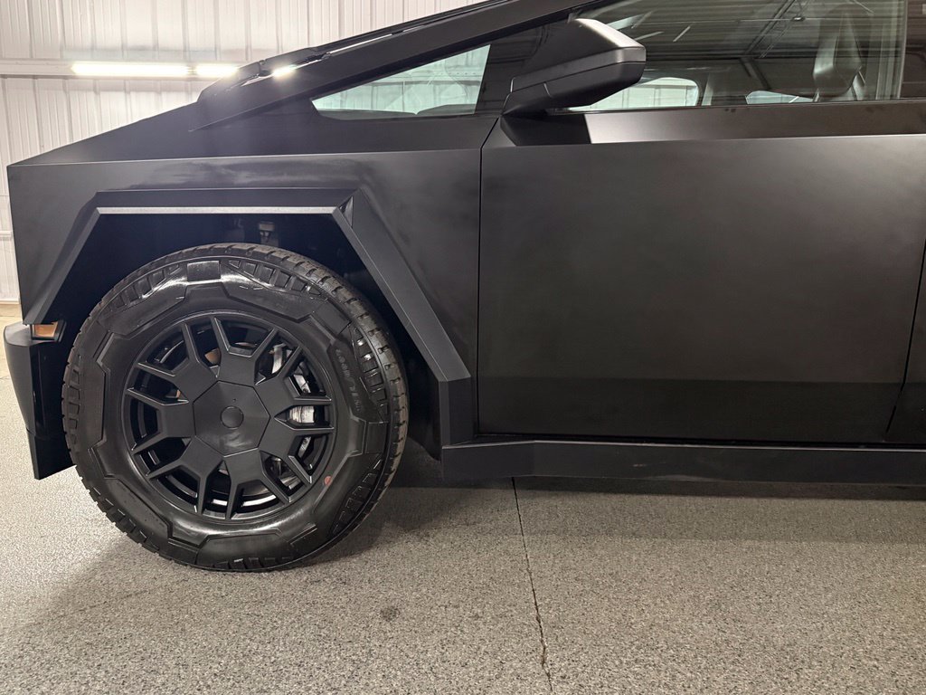 Used 2024 Tesla Cybertruck Cyberbeast AWD/4WD image 16