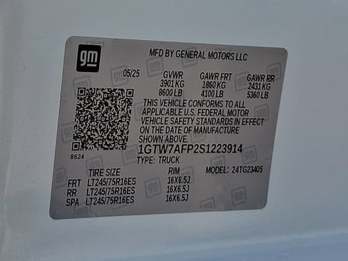 Used 2025 GMC Savana 2500 w/ Driver Convenience Package RWD image 30