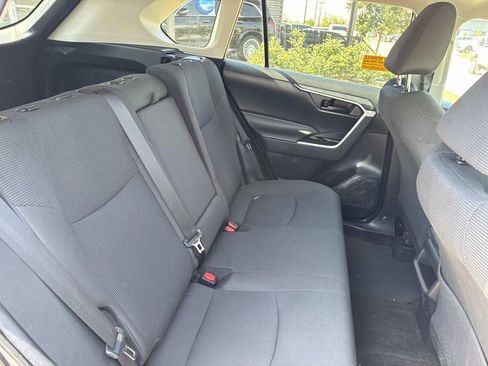 Used 2020 Toyota RAV4 LE image 12