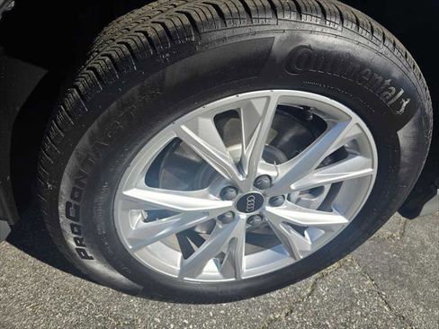 Certified 2025 Audi Q3 2.0T Premium Plus w/ Premium Plus Package image 9