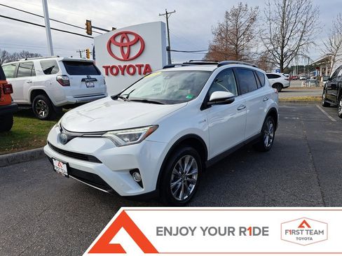 Used 2018 Toyota RAV4 Limited image 1