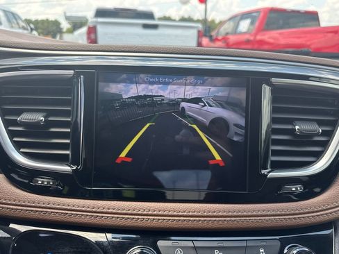 Used 2018 Chrysler Pacifica Limited FWD image 27