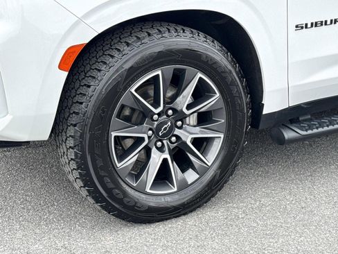 Used 2021 Chevrolet Suburban Z71 w/ Z71 Off-Road Package image 7