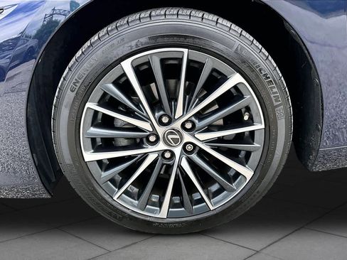 Used 2022 Lexus ES 350 w/ Premium Package FWD image 11