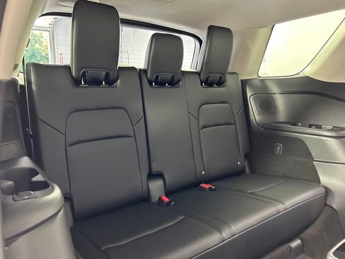 Used 2024 Nissan Pathfinder Platinum AWD/4WD image 14