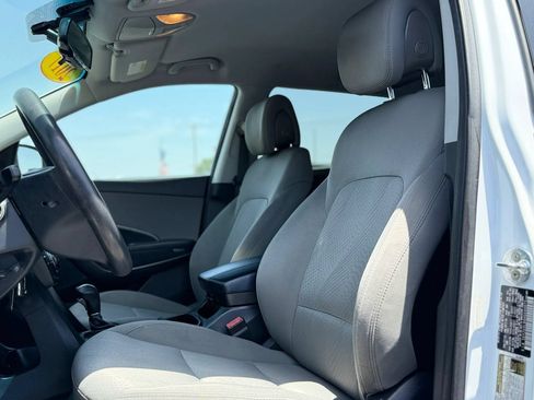 Used 2017 Hyundai Santa Fe Sport FWD image 18