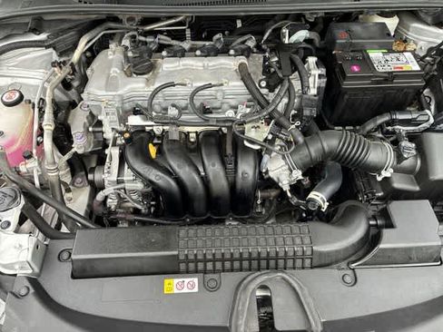 Used 2022 Toyota Corolla LE FWD image 15
