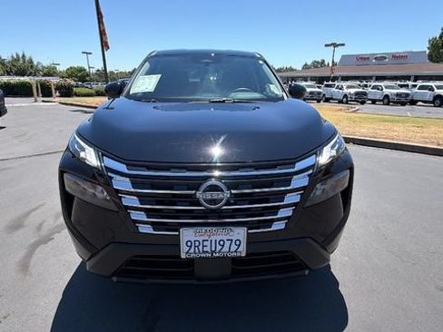 Used 2025 Nissan Rogue SV AWD/4WD image 8