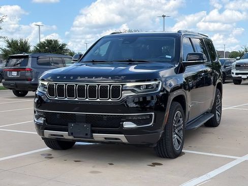 Used 2022 Jeep Wagoneer Series III w/ Flexible Seating Group AWD/4WD image 3