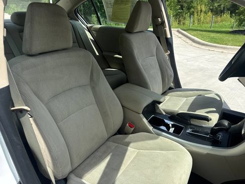 Used 2015 Honda Accord EX image 34