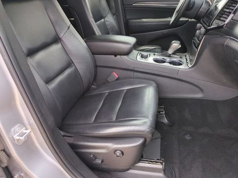 Used 2019 Jeep Grand Cherokee Limited AWD/4WD image 18