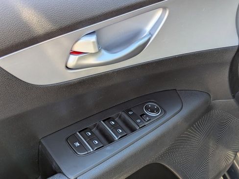 Used 2023 Kia Forte LXS image 11