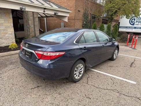 Used 2017 Toyota Camry LE image 22