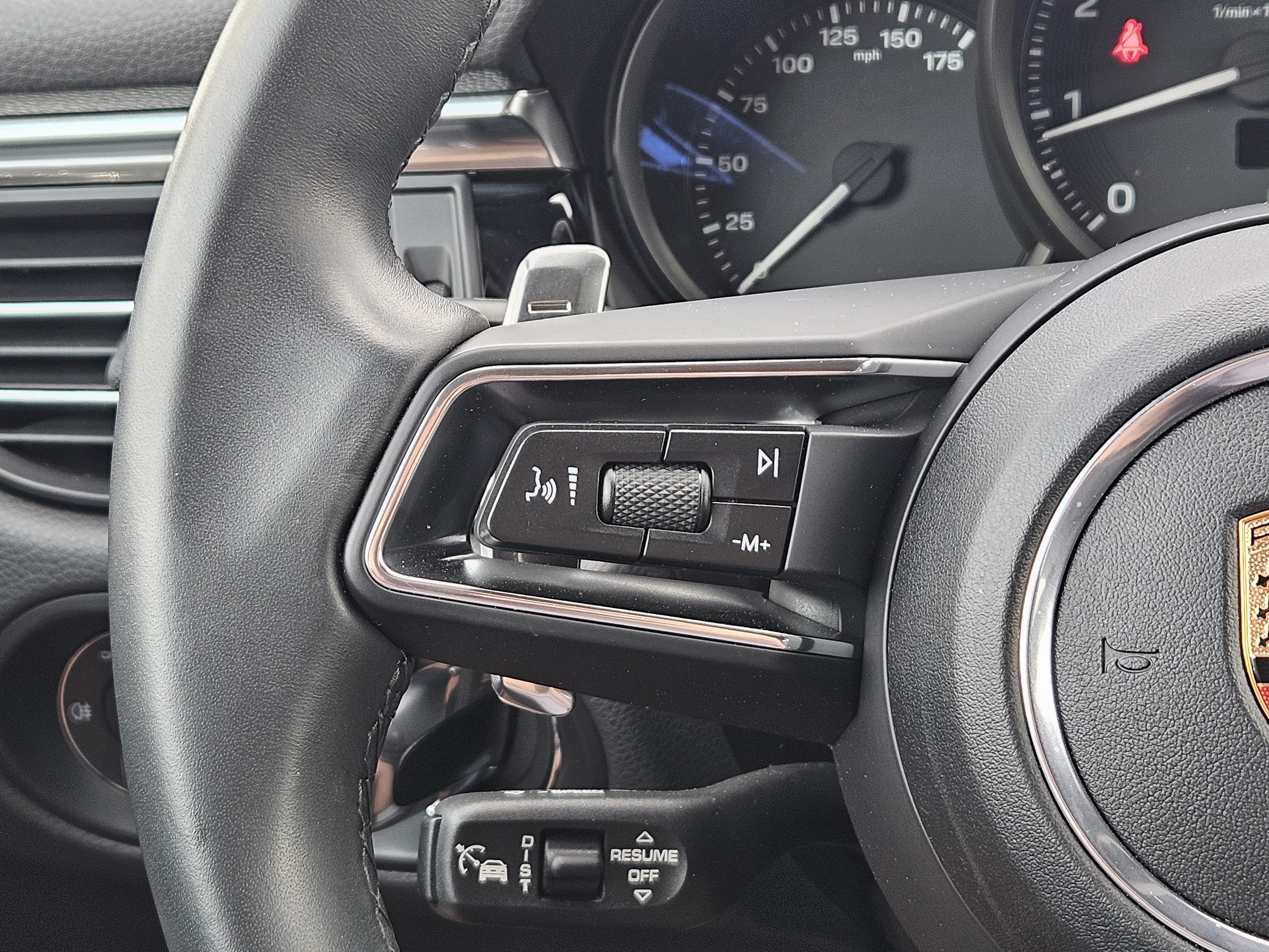 Certified 2026 Porsche Macan AWD/4WD image 26