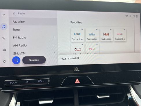 Used 2024 Toyota Venza Limited image 42