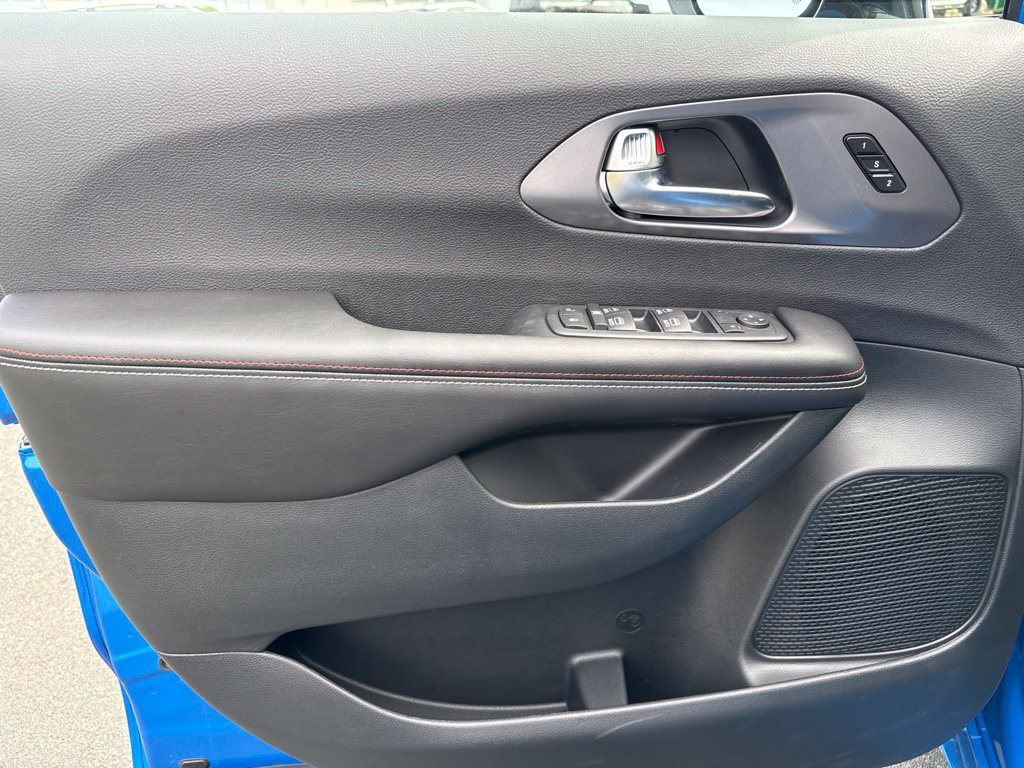New 2027 Chrysler Pacifica Select AWD/4WD image 25