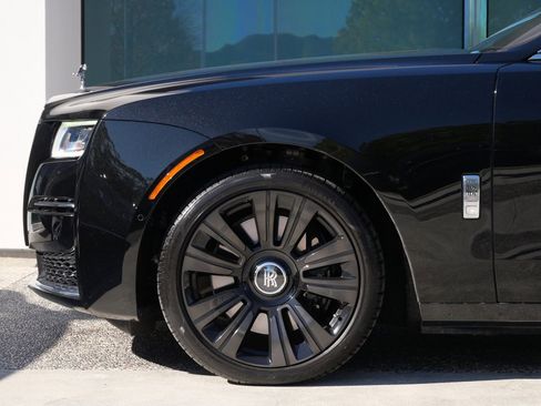 Certified 2022 Rolls-Royce Ghost w/ Ghost Package image 11