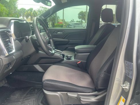 Used 2025 GMC Canyon Elevation w/ Convenience Package RWD image 10