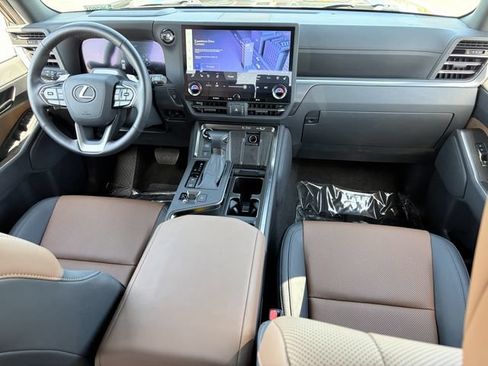 Used 2025 Lexus GX 550 w/ Cold Area Package AWD/4WD image 23