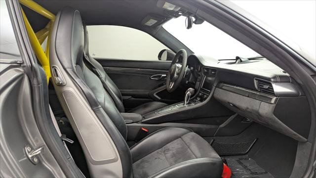 Used 2015 Porsche 911 GT3 RWD image 16