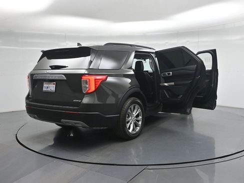 Used 2023 Ford Explorer XLT w/ Equipment Group 202A image 6
