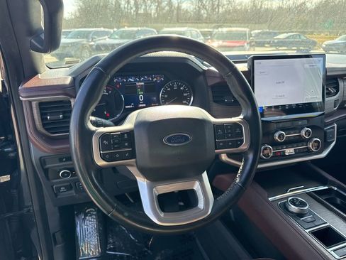 Used 2024 Ford Expedition Limited image 23