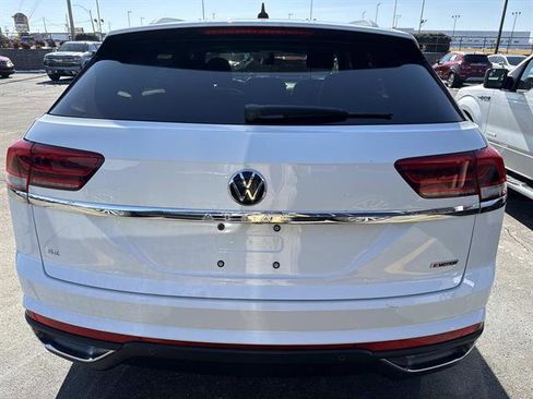 Used 2022 Volkswagen Atlas Cross Sport SE image 5