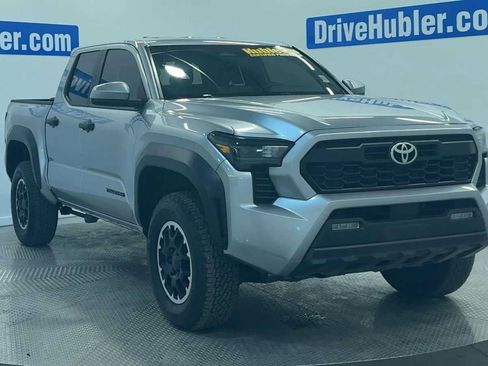 Used 2024 Toyota Tacoma TRD Off-Road image 2