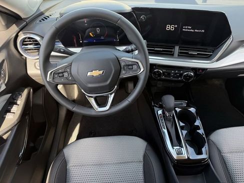 New 2026 Chevrolet Trax LT image 12