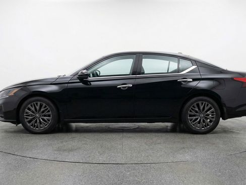 Used 2025 Nissan Altima 2.5 SV image 5
