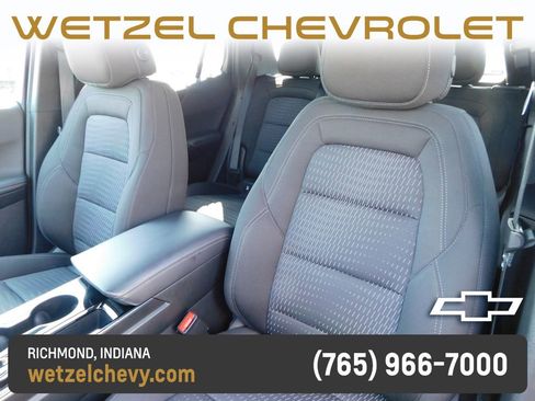 Used 2026 Chevrolet Equinox LT AWD/4WD image 14