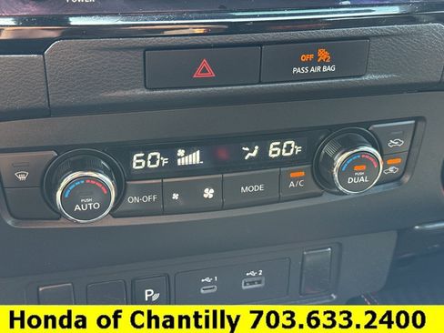 Used 2022 Nissan Frontier PRO-4X w/ Technology Package AWD/4WD image 16