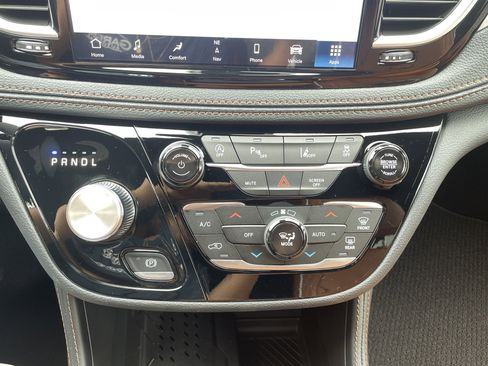 New 2026 Chrysler Pacifica Pinnacle image 30