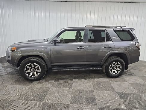 Used 2021 Toyota 4Runner TRD Off-Road Premium w/ Moonroof Package AWD/4WD image 5